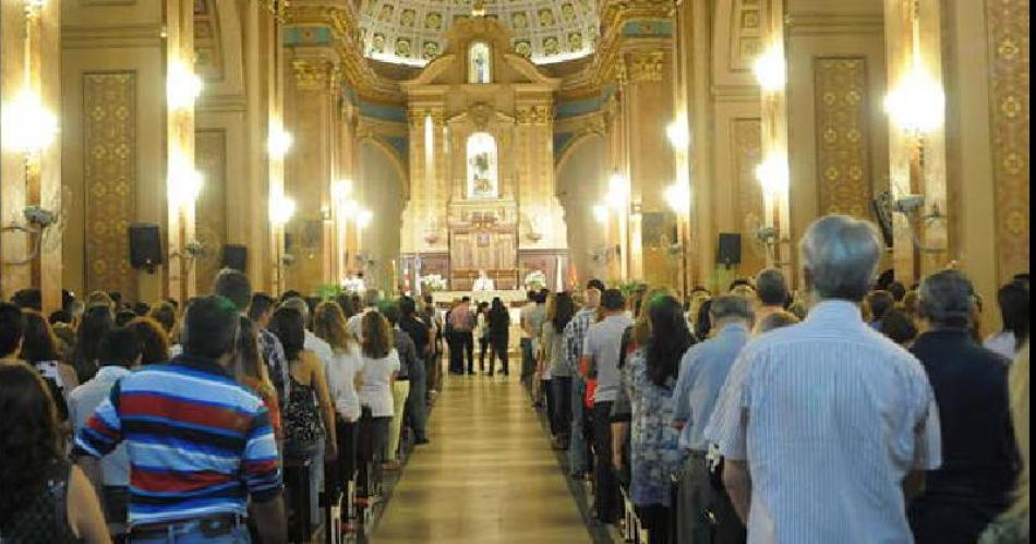La Iglesia Catoacutelica recordaraacute el viernes a sus santos y el saacutebado 2 a los fieles difuntos
