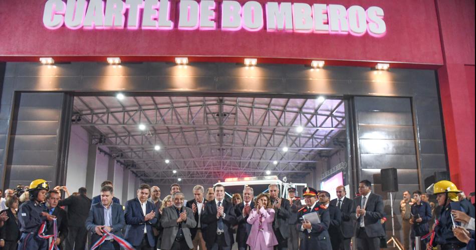 Zamora participoacute de la inauguracioacuten del nuevo edificio del cuartel de Bomberos Voluntarios