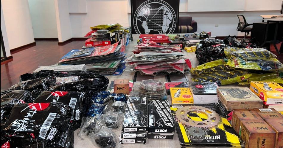 PRUEBAS- A las sospechas de un robo hormiga Rodríguez protagoniza también una indescifrable sociedad comercial refrendada el 7 de noviembre pasado a horas de su detención