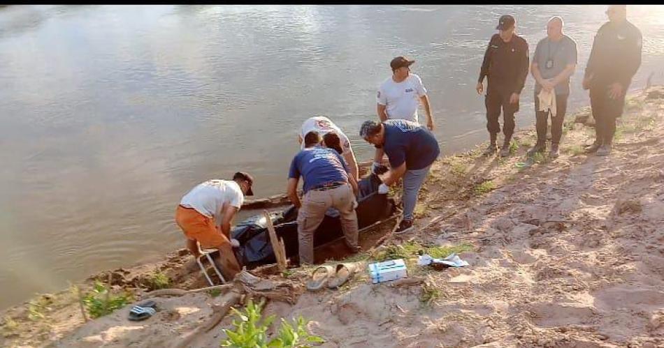 La Policiacutea logroacute sacar del riacuteo los cuerpos sin vida de los hermanos Godoy