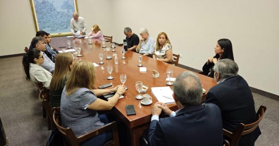 Empresarios del transporte puacuteblico se reunieron ante la comisioacuten ampliada de Obras y Servicios Puacuteblicos