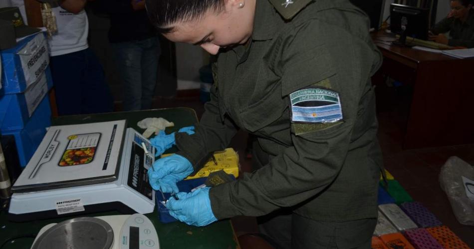 Grave- una de las mulas interceptadas en Tintina transportoacute un cargamento con cocaiacutena en la vagina