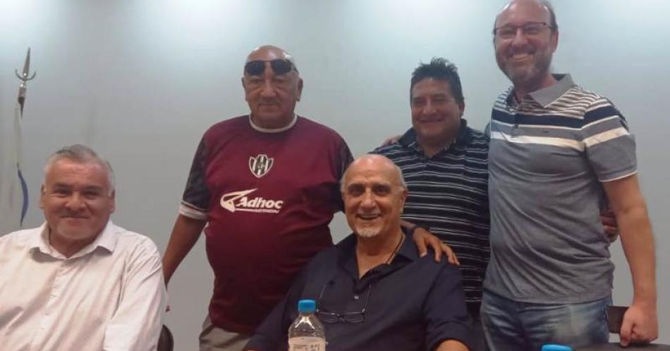 Se presentoacute el libro 5000 Diacuteas- un meacutetado para el fuacutetbol