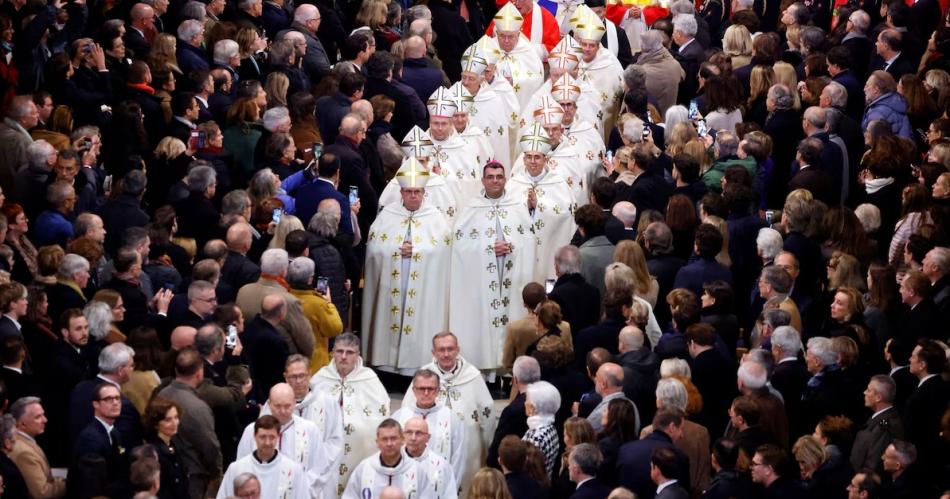 Domingo de misa y reapertura de la catedral para la gente