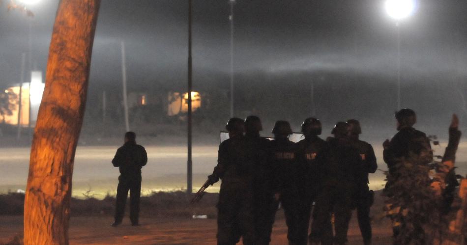 Encapuchados y con armas asaltan a familia en El Zanjoacuten y la despojan de 15 M celulares y joyas