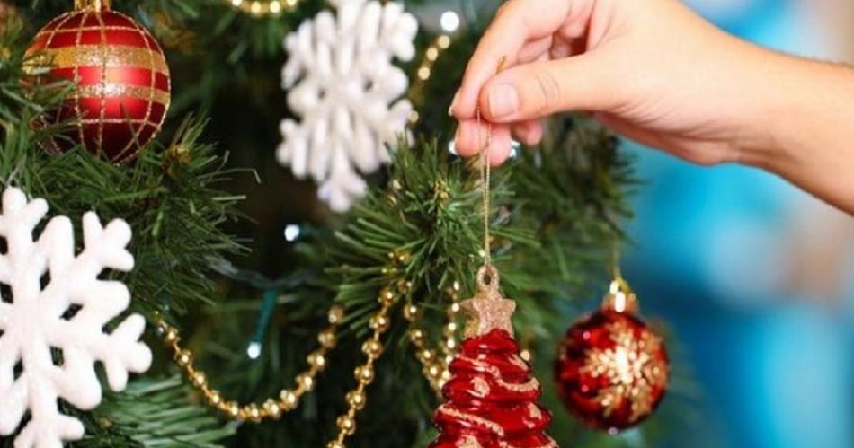 8 de diciembre- de doacutende viene la tradicioacuten de armar el arbolito de Navidad