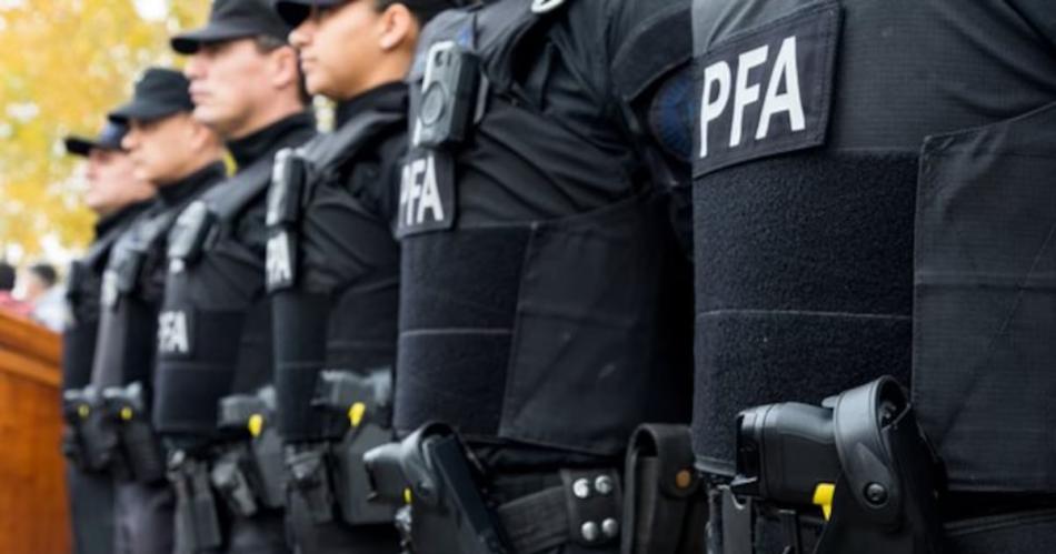 Agente de la PFA y su coacutemplice fueron condenados por robar una financiera con una orden judicial