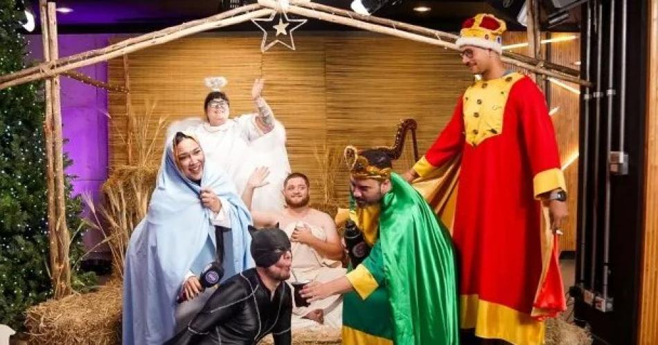 Acorralados por una rezada en la puerta- el streaming OLGA tuvo que disculparse por la parodia del pesebre