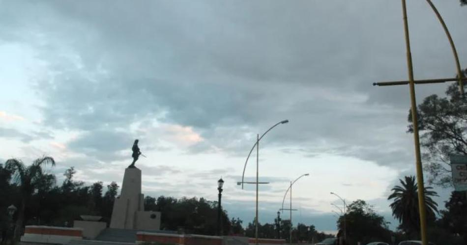 Asiacute estaraacute el tiempo en Santiago durante el primer diacutea de 2025