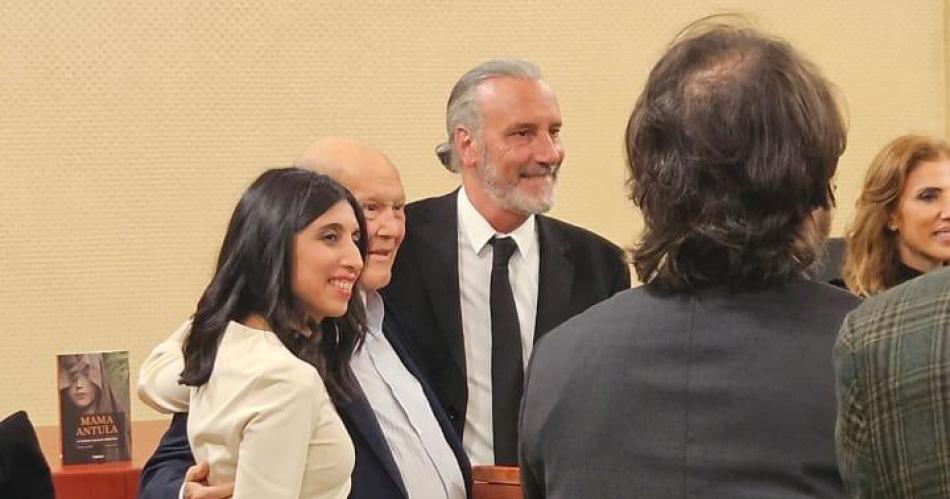 Cintia Suaacuterez evocoacute su encuentro con Leo Dan en el Vaticano durante la canonizacioacuten de Mama Antula