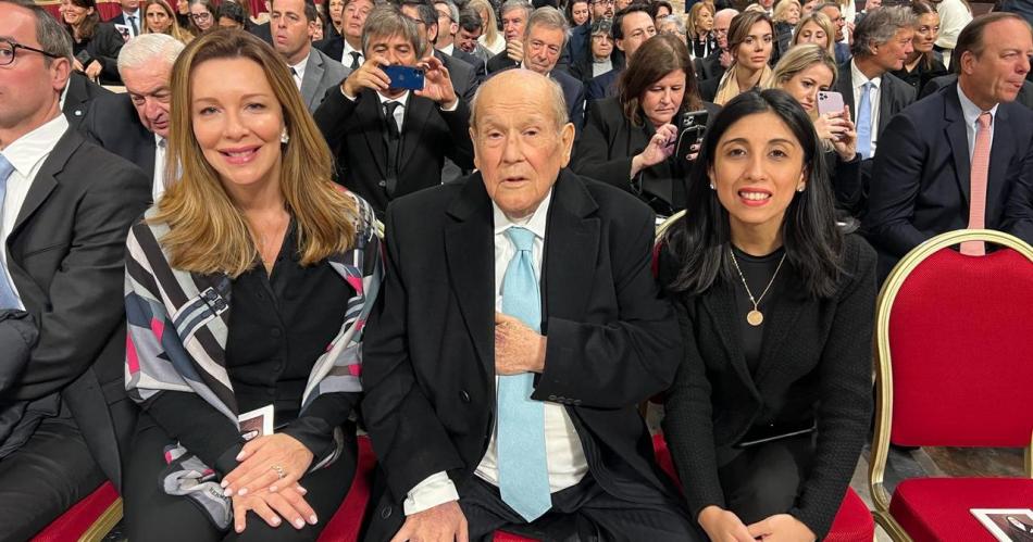 Cintia Suaacuterez evocoacute su encuentro con Leo Dan en el Vaticano durante la canonizacioacuten de Mama Antula