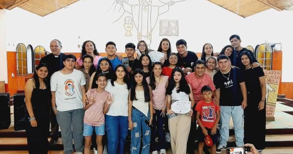 Con gran participacioacuten finalizoacute el Seminario de Catequesis en Antildeatuya