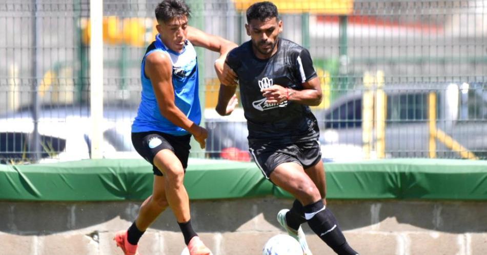 Moyano no se recuperoacute y volveraacute a ser baja en Central Coacuterdoba