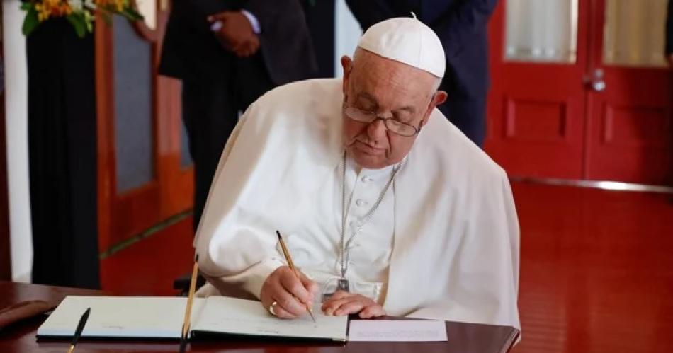 El Papa afectado por bronquitis otra vez no pudo leer su discurso 