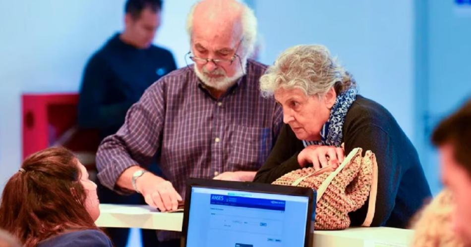 Adultos mayores tramitan los aportes jubilatorios Foto ilustrativa-Google