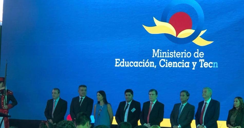 Gerardo Zamora inaugura un colegio en el interior en el inicio de las clases