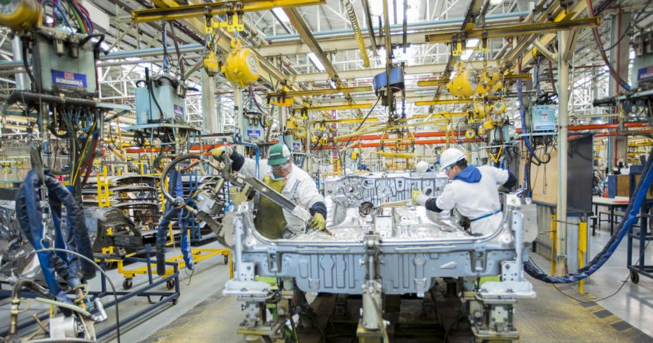 La industria sigue en contraccioacuten seguacuten un relevamiento de la UIA