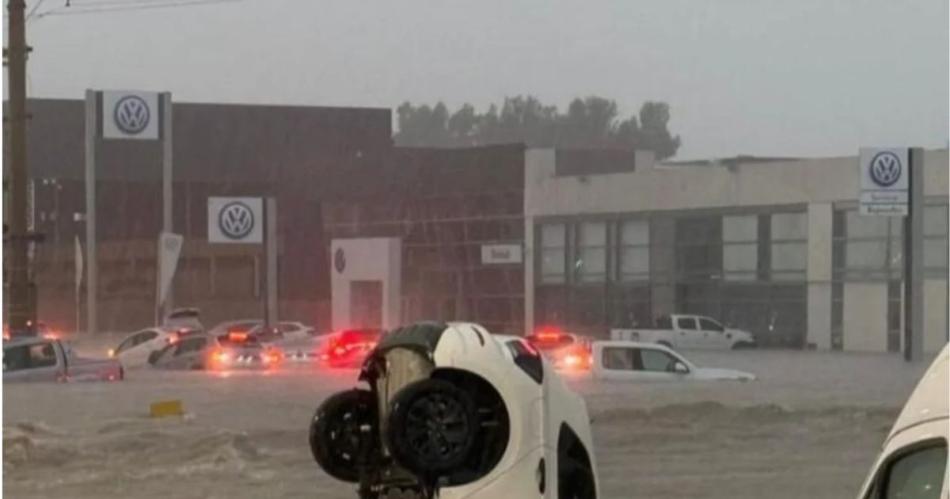 Suspenden las clases en Bahiacutea Blanca y hay maacutes de 200 evacuados por el furioso temporal