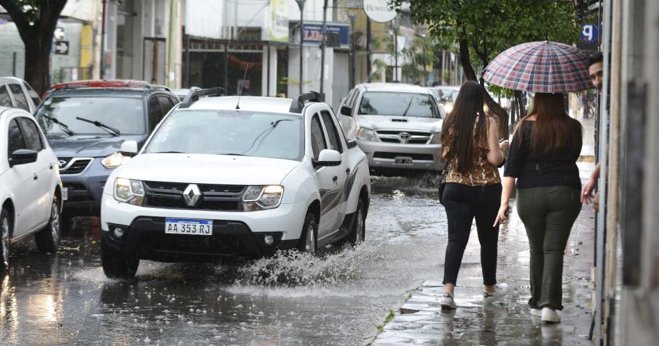 Se espera un sbado pasado por agua y humedad en Santiago (Foto- Archivo EL LIBERAL)