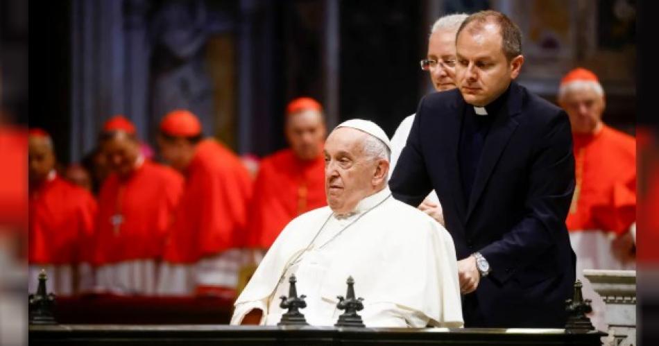 El Papa Francisco transcurrió la noche en paz anunció el Vaticano