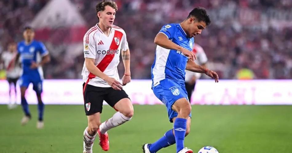 River le ganoacute a Atleacutetico Tucumaacuten y se suma a la pelea en el Torneo Apertura