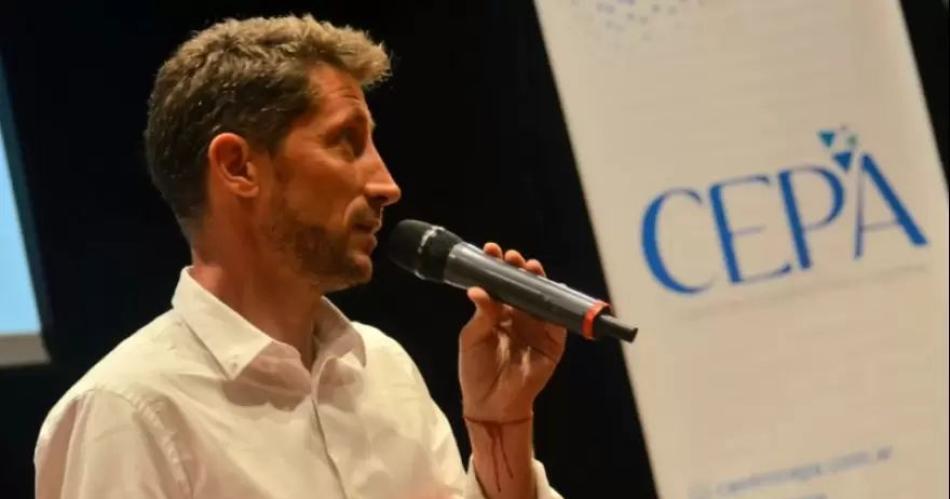 DISERTANTE Hern�n Letcher economista docente y periodista