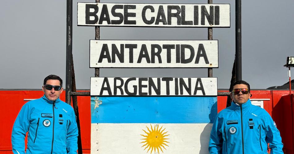 Jorge Alejandro Gorosito infante de Marina (a la derecha)