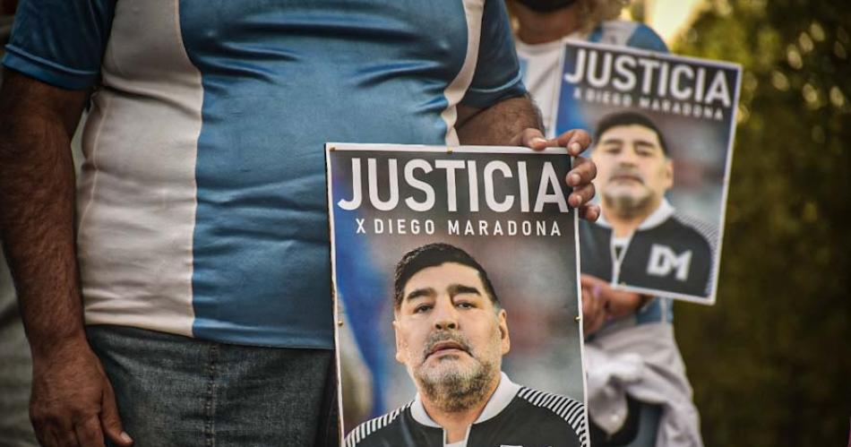 Uno de los meacutedicos que hizo la autopsia a Diego Maradona reveloacute detalles escalofriantes