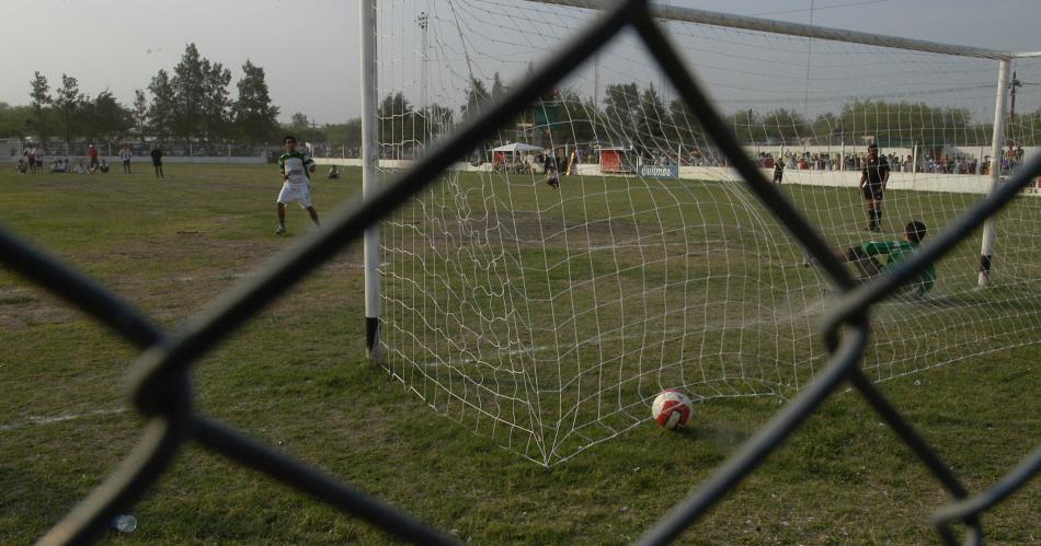 TARJETA ROJA- Pese a haber ganado el partido los Pajón fueron descalificados en el torneo Ahora una jueza les bajó el pulgar (de las canchas) por 90 días
