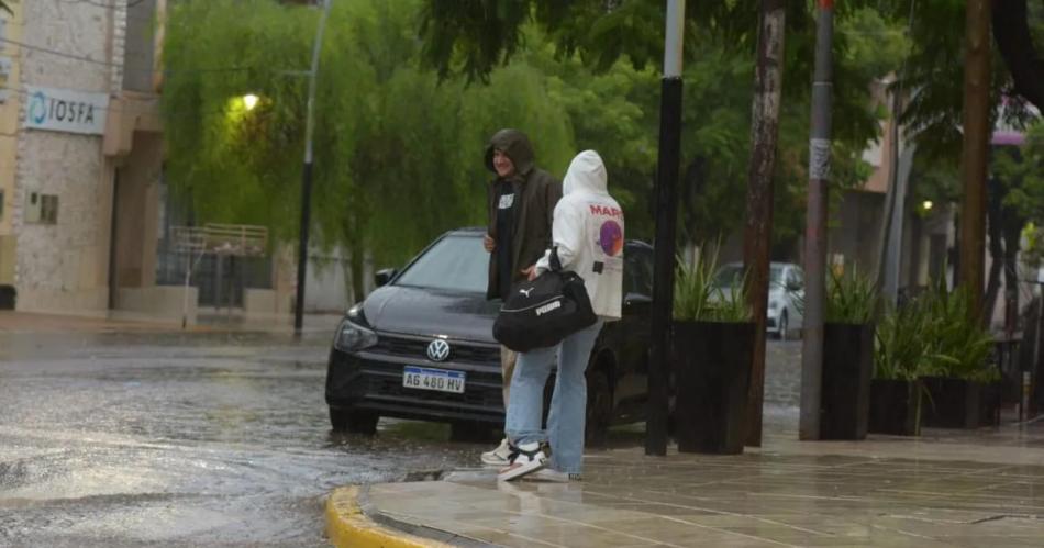 Saacutebado inestable- se pronostican chaparrones y lluvias para este 29 de marzo en Santiago