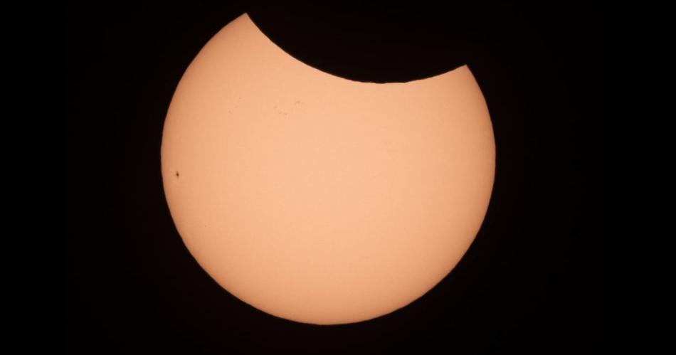 ECLIPSE SOLAR PARCIAL FUENTE- X