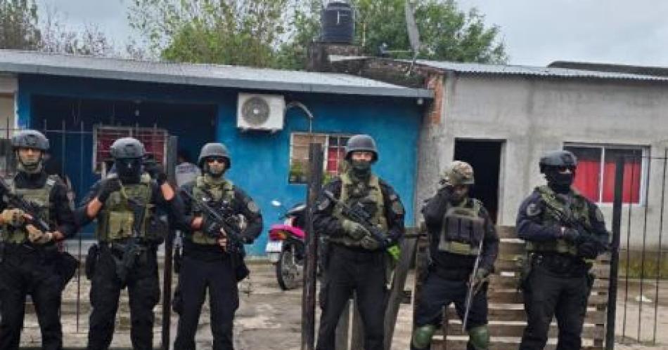 Operativo antidrogas- La Policiacutea Federal desarticuloacute un clan familiar dedicado al narcotraacutefico