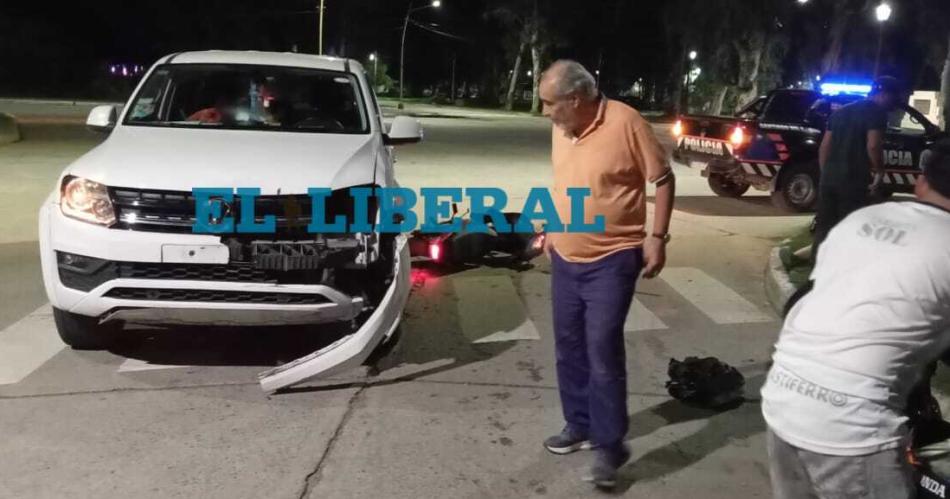 Fuerte choque entre una camioneta y una motocicleta dejó dos hermanas lesionadasFoto- El Liberal