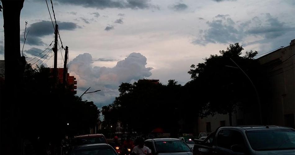 Lunes con tormentas y alerta amarillo por vientos- asiacute estaraacute el 31 de marzo en Santiago