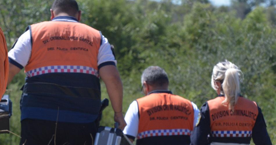 Matoacute a su pareja le sacoacute fotos y envioacute las imaacutegenes por WhatsApp a los familiares