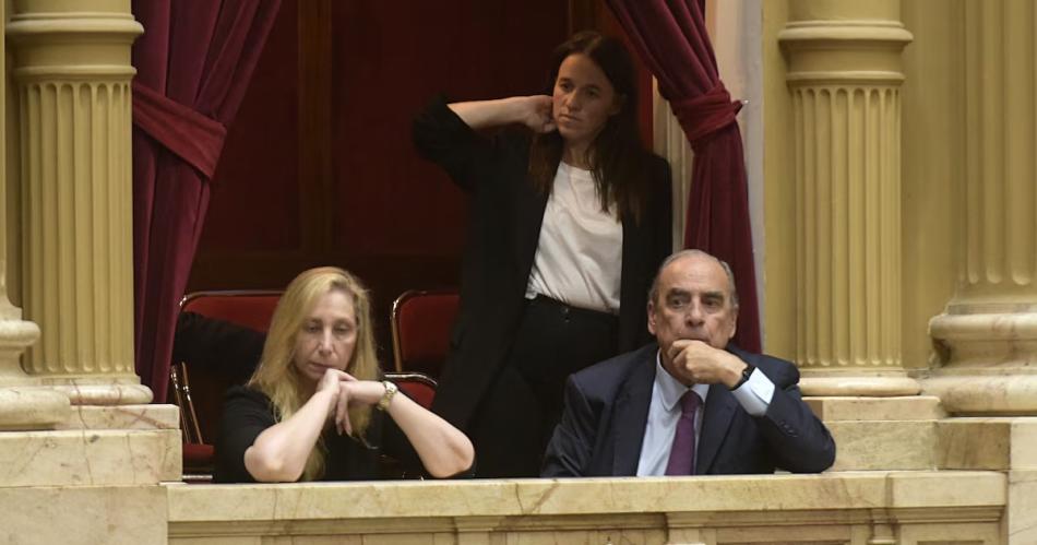 Ibarzabal Murphy junto a Karina Milei y Guillermo Francos en el Congreso