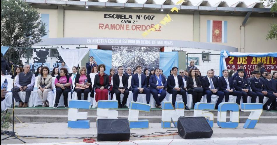 Las Termas homenajeoacute a los veteranos de guerra y a los caiacutedos en Malvinas