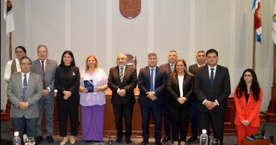 Marta Arenas prestoacute juramento como concejal