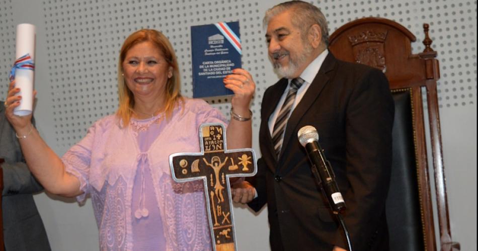 Marta Arenas prestoacute juramento como concejal