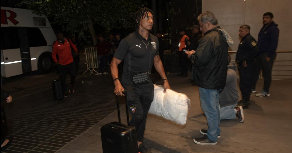 Llegoacute a Santiago la Liga de Quito rival de Central Coacuterdoba