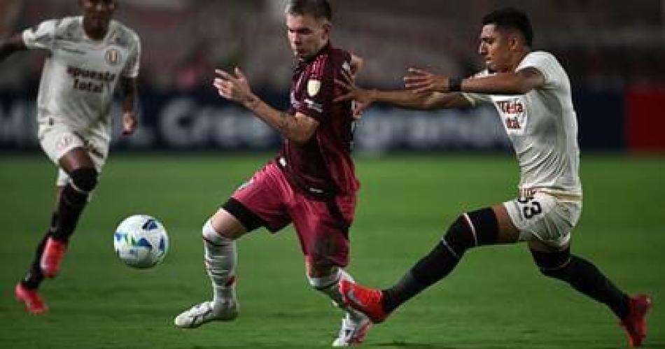 River debutoacute en la Libertadores con triunfo ante Universitario en Lima