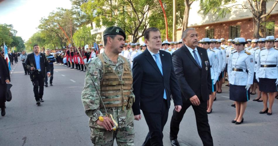 Zamora encabezoacute la conmemoracioacuten por el Diacutea del Veterano y los Caiacutedos en Malvinas