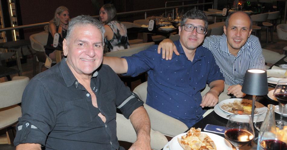 EY LLEVOacute A FITO PAacuteEZ A ZAMBRA