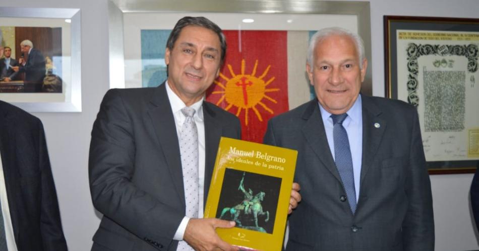 El vicegobernador Carlos Silva Neder y el chozno nieto de Manuel Belgrano