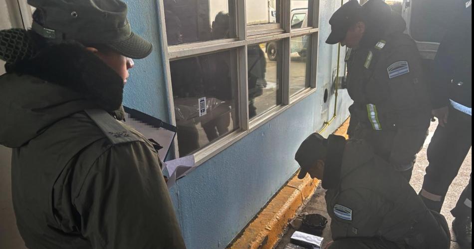 Camionero se exaltó en un control y le terminaron hallado cocaína