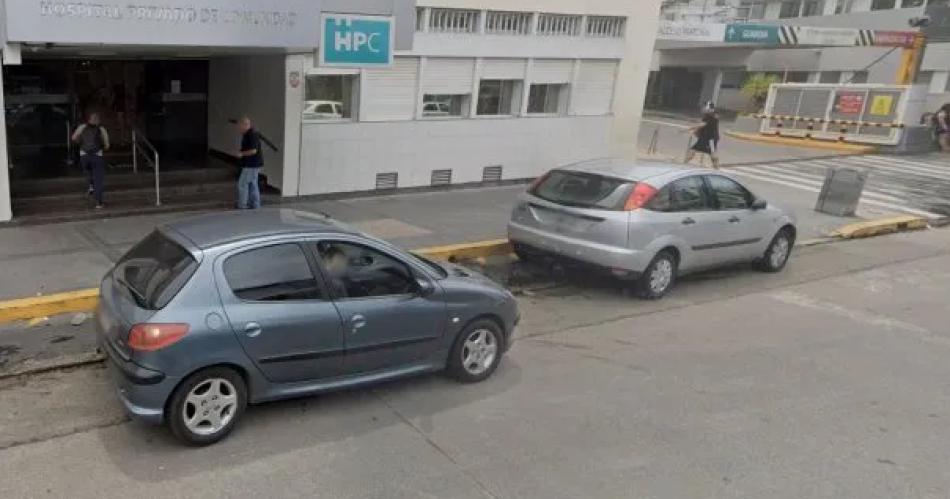 VIDEO INSOacuteLITO  No aguantoacute maacutes y dio a luz a su beba en la parte trasera de un taxi