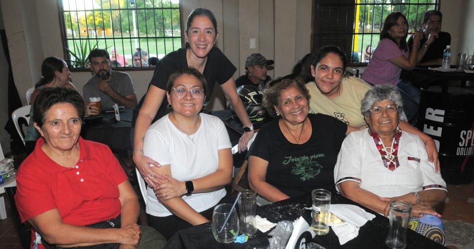 UNA PENtildeA SOLIDARIA ABRAZOacute A NATALIA LAINI