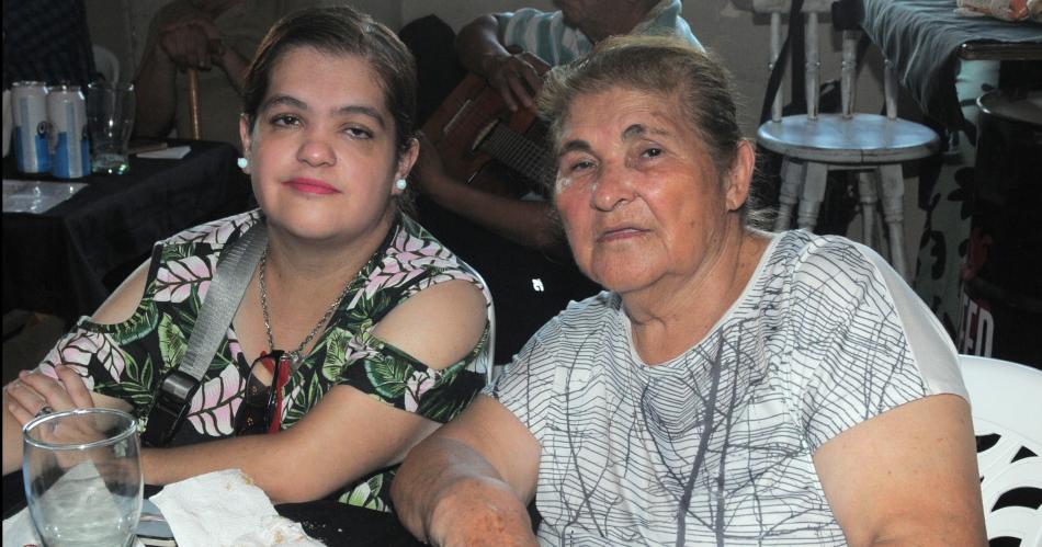 UNA PENtildeA SOLIDARIA ABRAZOacute A NATALIA LAINI