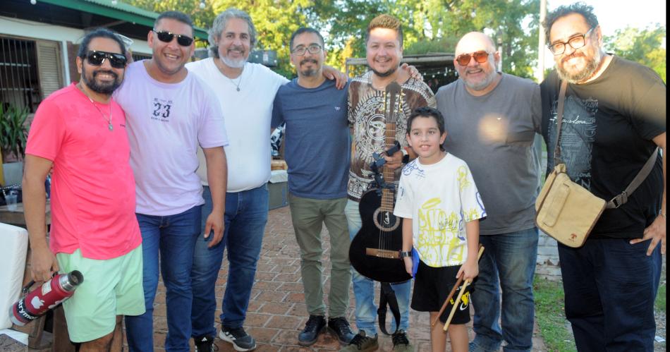 UNA PENtildeA SOLIDARIA ABRAZOacute A NATALIA LAINI