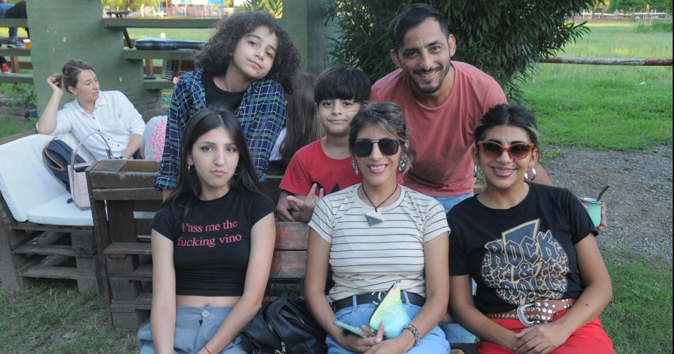 UNA PENtildeA SOLIDARIA ABRAZOacute A NATALIA LAINI